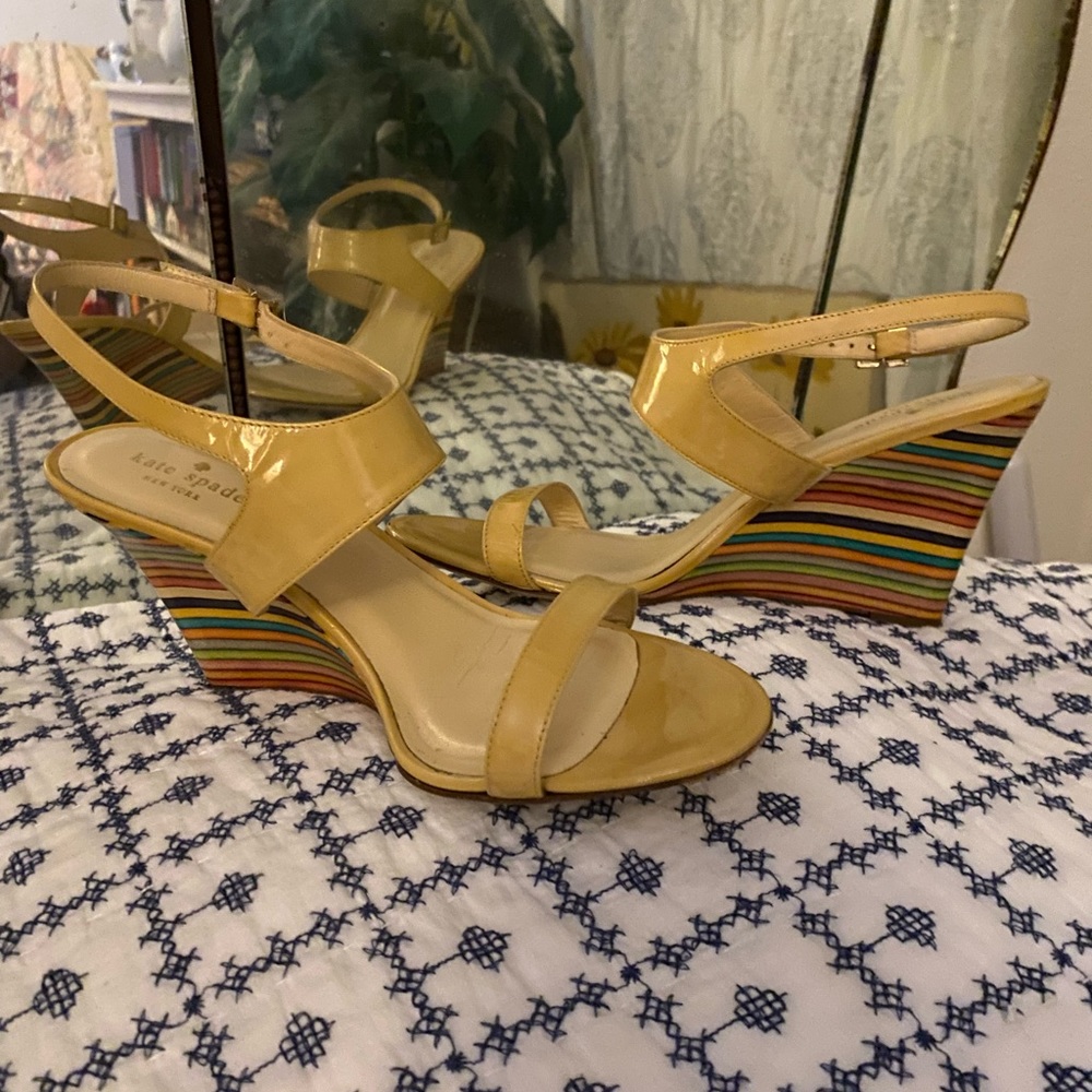 Kate Spade Beige Patent Clume rainbow Wedges